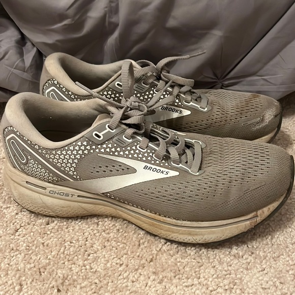 Brooks running shoes - Picture 1 of 3